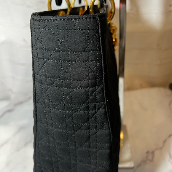 GUC Dior Black Cannage Medium Handbag - Picture 4 of 9